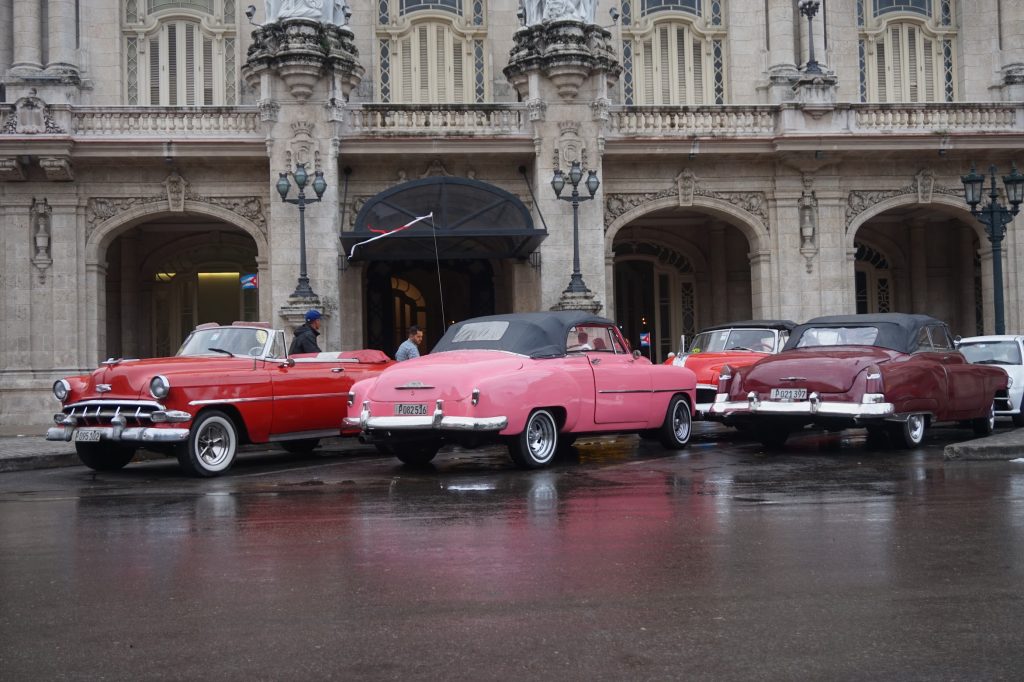 Kuba i jej słynne amerykańskie samochody