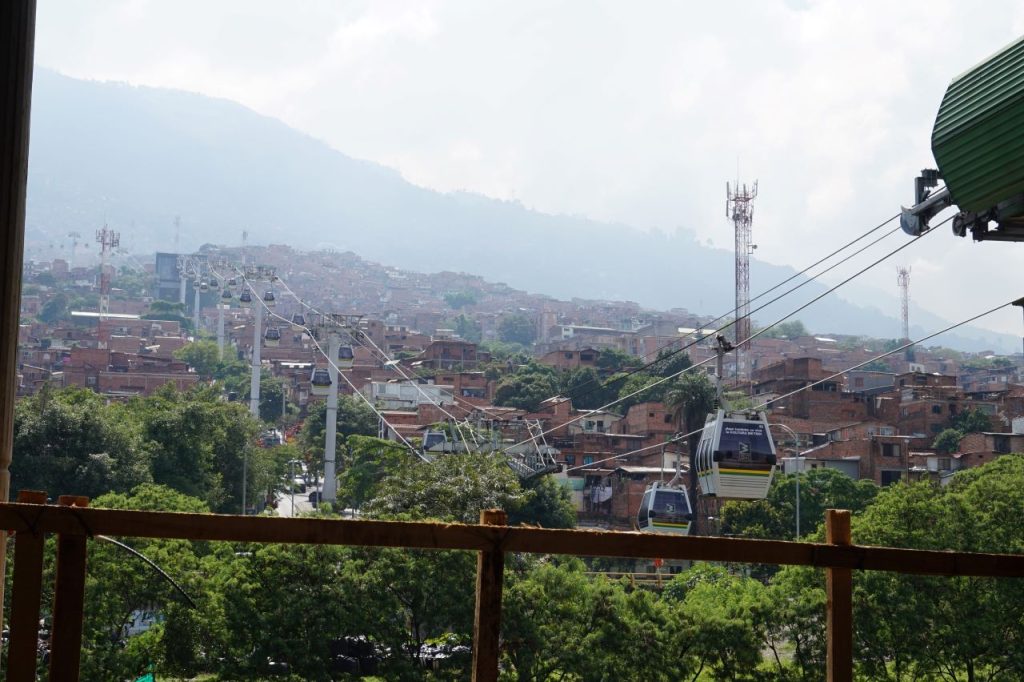 Metro jako kolejka linowa w Medellin