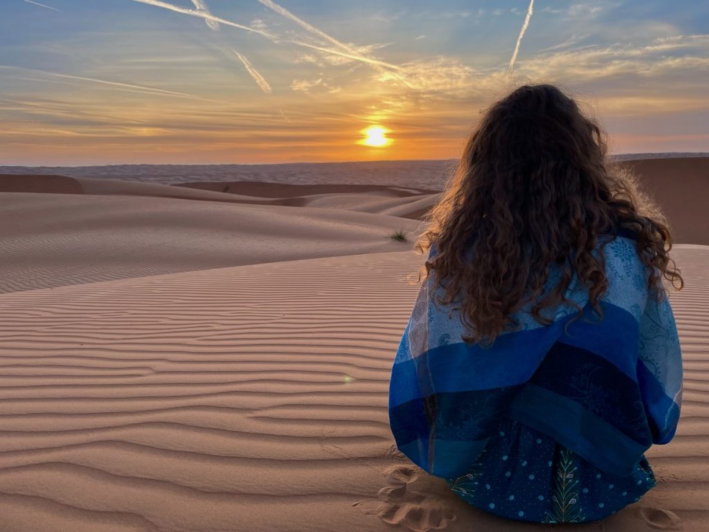 Zachód słońca na pustyni Wahiba Sands - Oman