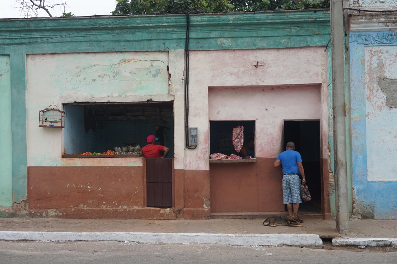 Uliczny sklepik - Kuba