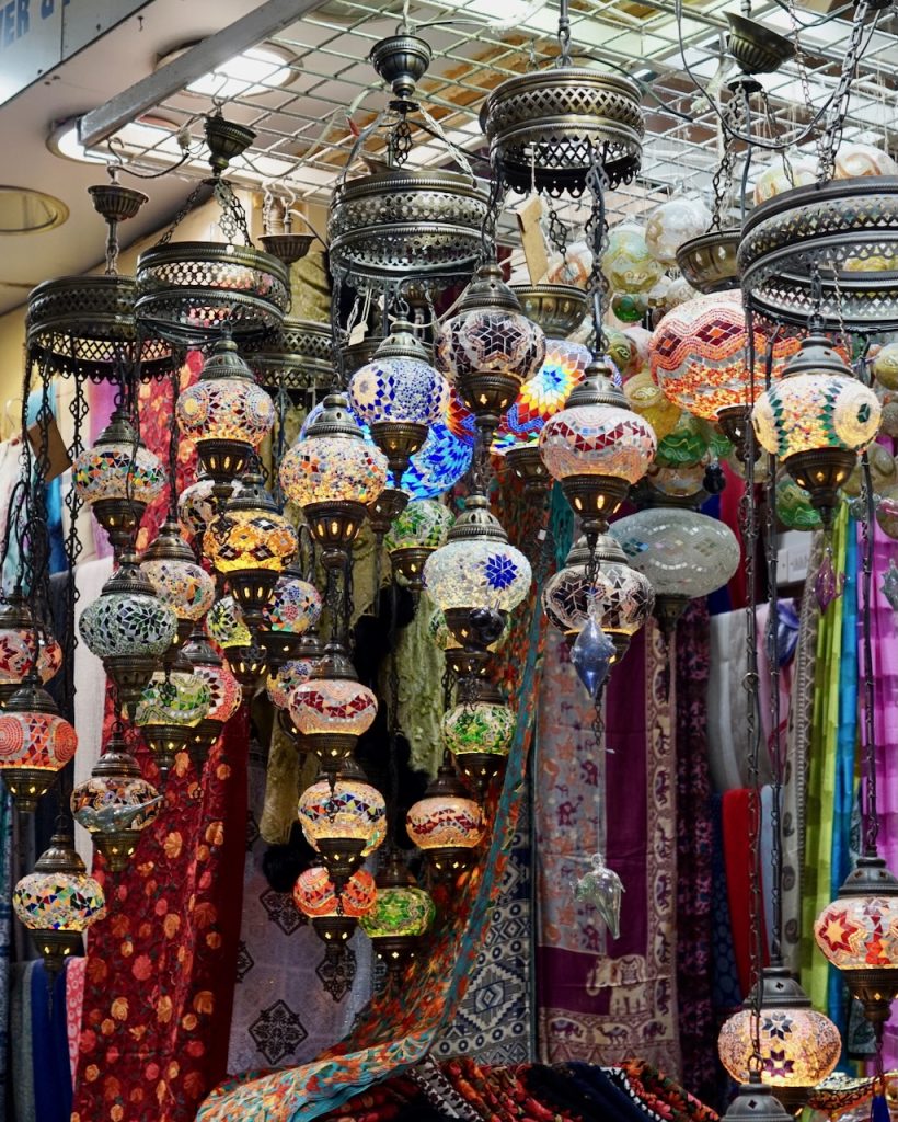 Oman - Atrakcje - Maskat - Mutrah Souq - lampy