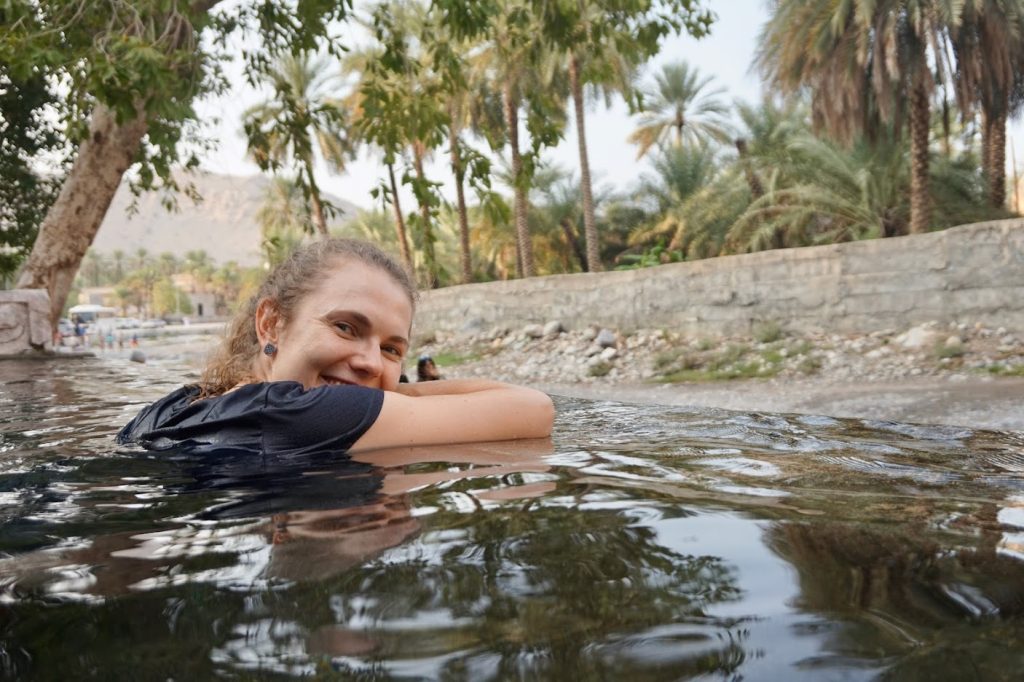 Gorące źródła w pobliżu fortu Nakhal